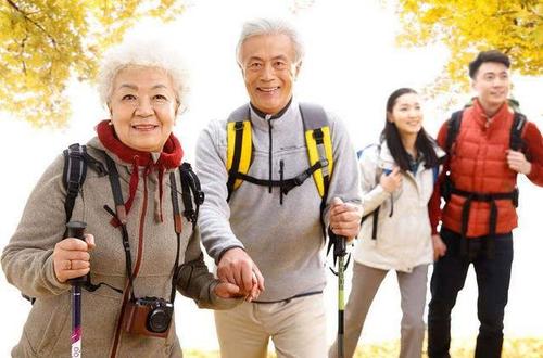 親情團(tuán)聚出游的句子 親情團(tuán)聚出游的句子