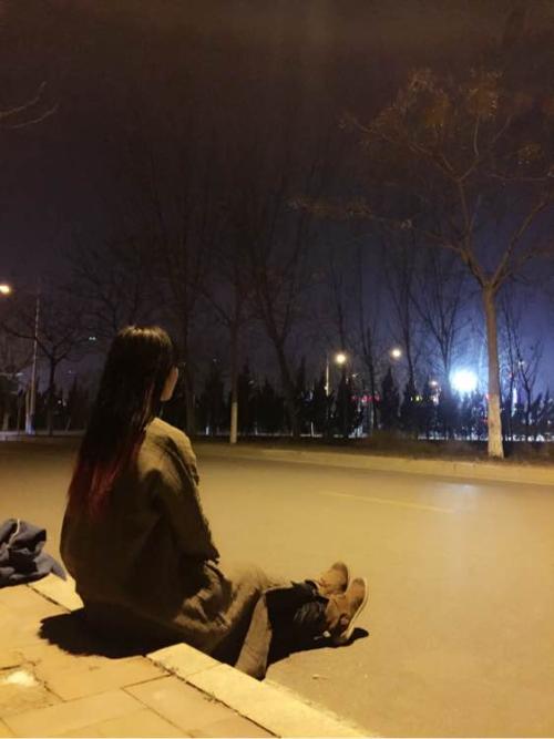 內(nèi)心痛苦卻又假裝堅(jiān)強(qiáng)的句子 內(nèi)心痛苦卻又假裝堅(jiān)強(qiáng)的句子