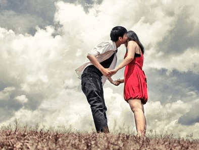 關(guān)于愛一個(gè)人的說說感動 愛情的句子唯美短句